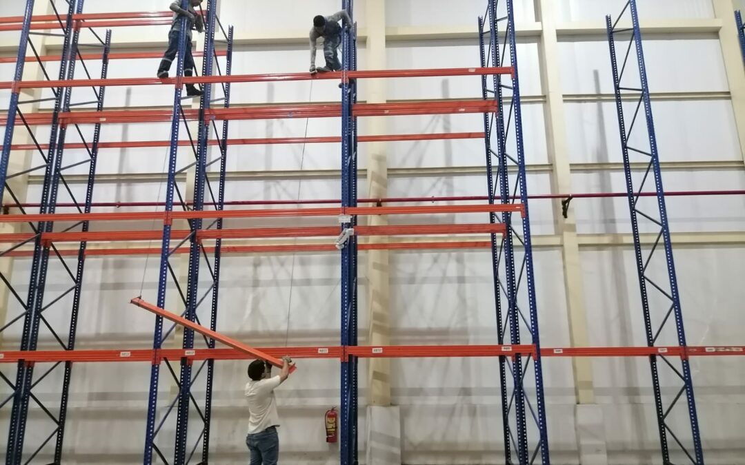 Movimiento de maquinarias, desmontaje modular, losa y pintado de oficina
