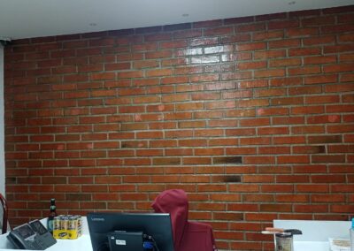 Pintura, mantenimiento de placas y colocación de alucobond